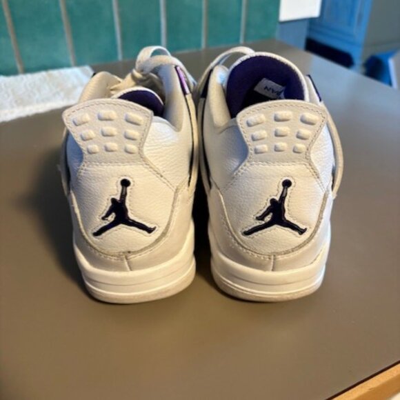 Nike Air Jordans - Picture 2 of 2